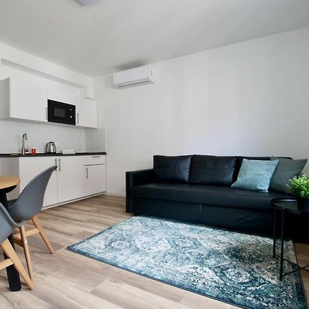 Standard Apartment By Hi5 - Dessewffy 37 Suites Budapest Luaran gambar