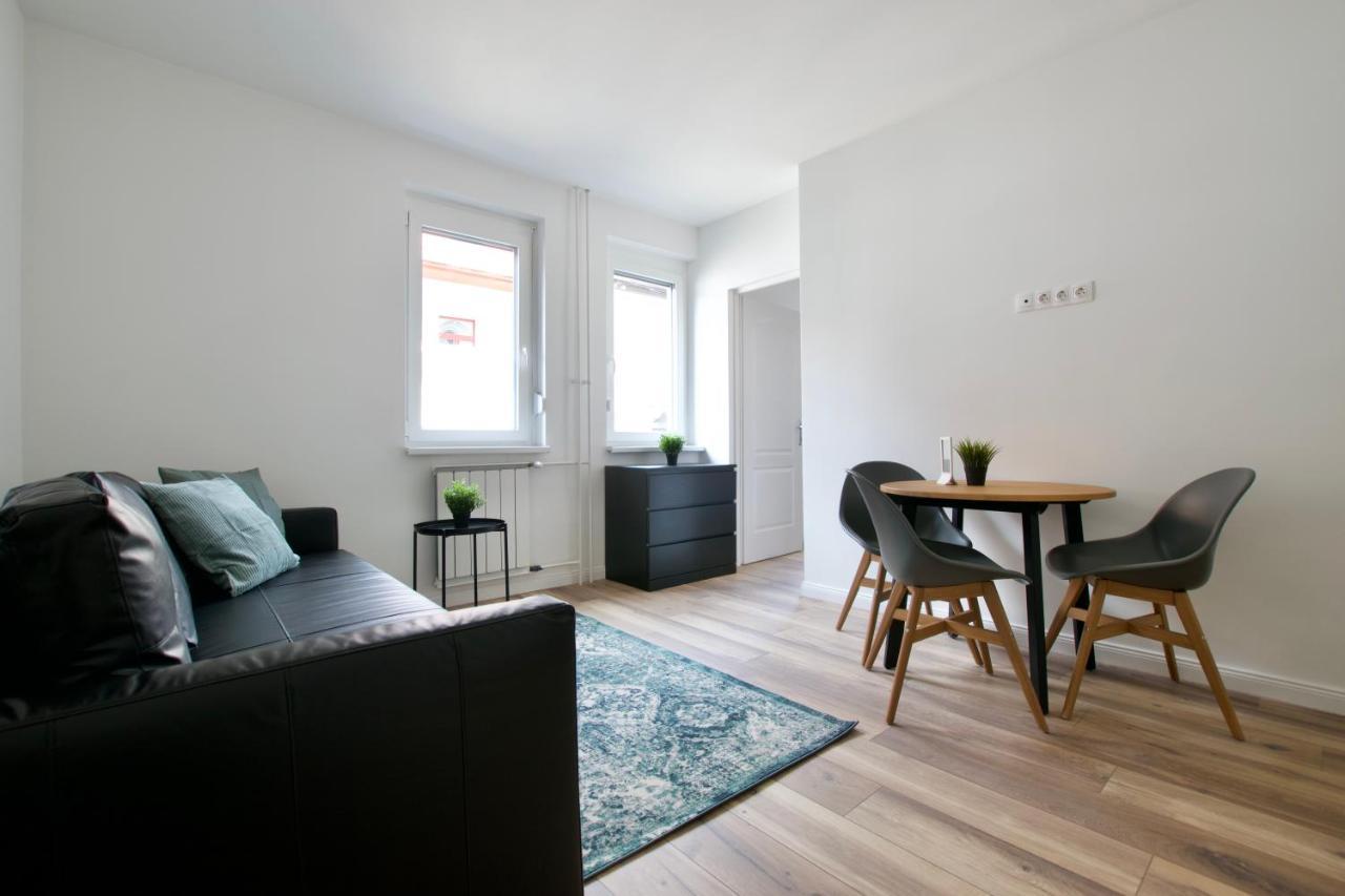 Standard Apartment By Hi5 - Dessewffy 37 Suites Budapest Luaran gambar